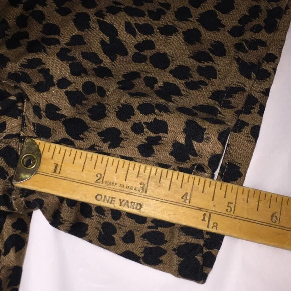 Newport News Jeanology 5 PKT. Leopard Print denim jean shorts size6 - Picture 6 of 8